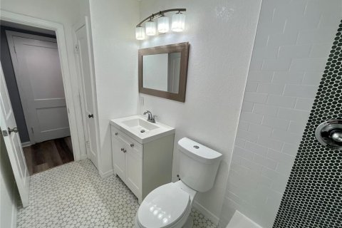 Casa en alquiler en Saint Petersburg, Florida, 4 dormitorios, 145.86 m2 № 1853790 - foto 18