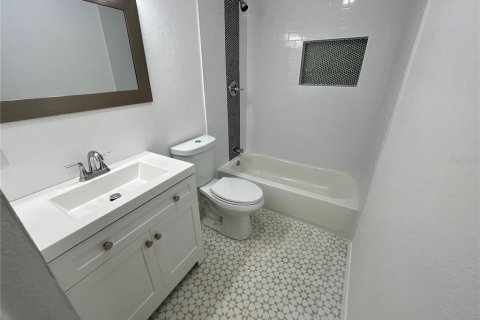 Casa en alquiler en Saint Petersburg, Florida, 4 dormitorios, 145.86 m2 № 1853790 - foto 26