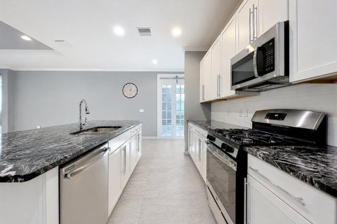 Купить виллу или дом в Деланд, Флорида 8 комнат, 221.76м2, № 2222463 - фото 19