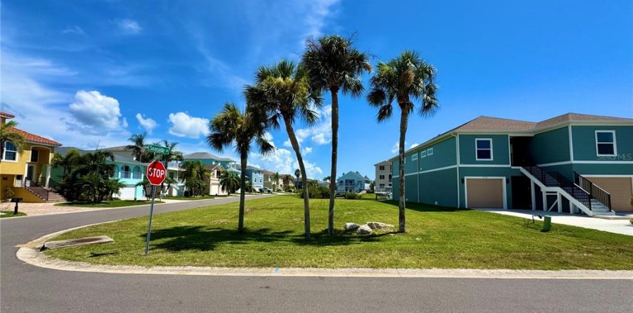 Terrain à New Port Richey, Floride № 1870771