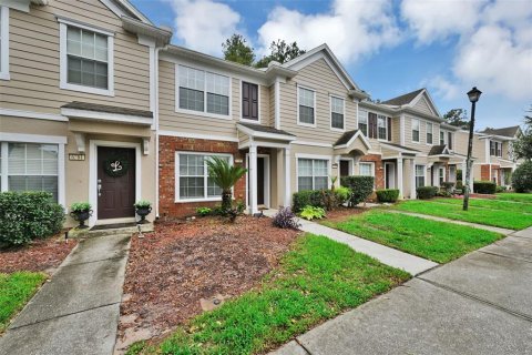 Townhouse in Jacksonville, Florida 2 bedrooms, 115.94 sq.m. № 2386372 - photo 2