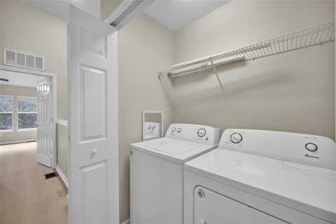 Townhouse in Jacksonville, Florida 2 bedrooms, 115.94 sq.m. № 2386372 - photo 23