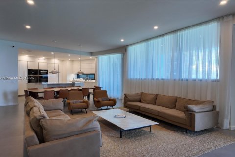 Condo in Sunny Isles Beach, Florida, 4 bedrooms  № 1861420 - photo 1