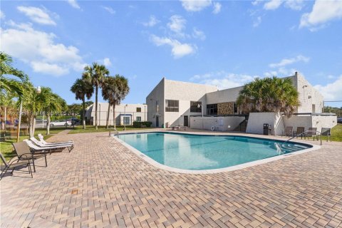 Touwnhouse à vendre à Hollywood, Floride: 3 chambres, 170.01 m2 № 2035231 - photo 19