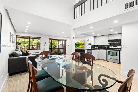 Touwnhouse à vendre à Hollywood, Floride: 3 chambres, 170.01 m2 № 2035231 - photo 3