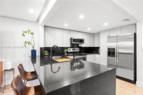 Touwnhouse à vendre à Hollywood, Floride: 3 chambres, 170.01 m2 № 2035231 - photo 6