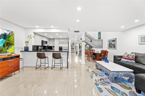 Touwnhouse à vendre à Hollywood, Floride: 3 chambres, 170.01 m2 № 2035231 - photo 4