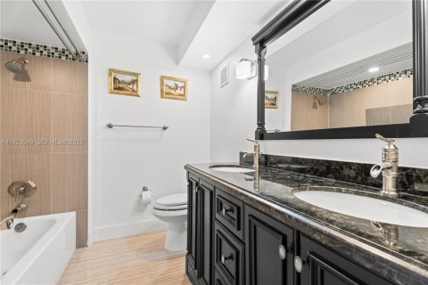 Touwnhouse à vendre à Hollywood, Floride: 3 chambres, 170.01 m2 № 2035231 - photo 12