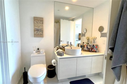 Condo in Miami, Florida, 1 bedroom  № 1960114 - photo 17