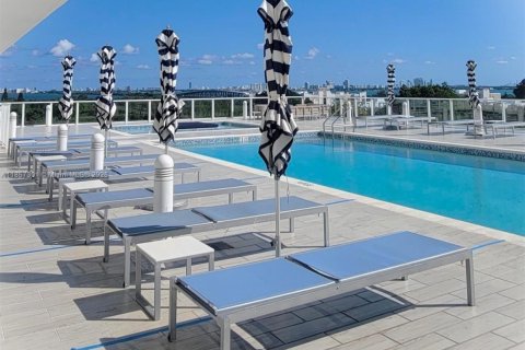 Condo in Miami, Florida, 1 bedroom  № 1960114 - photo 20