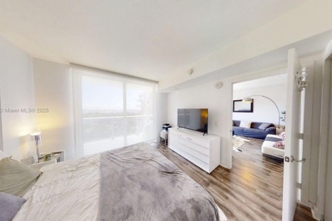 Condo in Miami, Florida, 1 bedroom  № 1960114 - photo 15