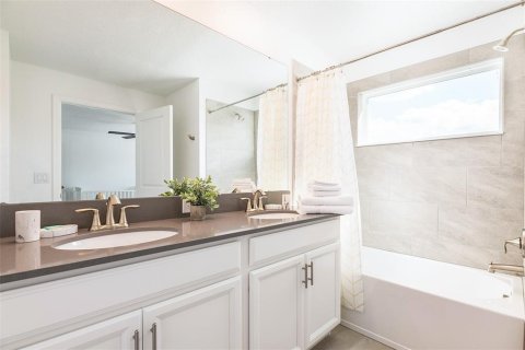 Adosado en venta en Kissimmee, Florida, 4 dormitorios, 177.81 m2 № 1902147 - foto 14