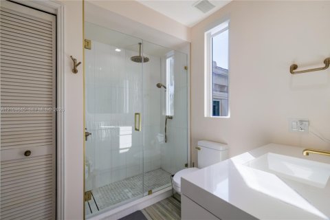 Villa ou maison à vendre à Coral Gables, Floride: 5 chambres, 535.58 m2 № 2424995 - photo 29