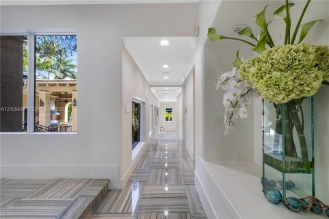 Villa ou maison à vendre à Coral Gables, Floride: 5 chambres, 535.58 m2 № 2424995 - photo 14