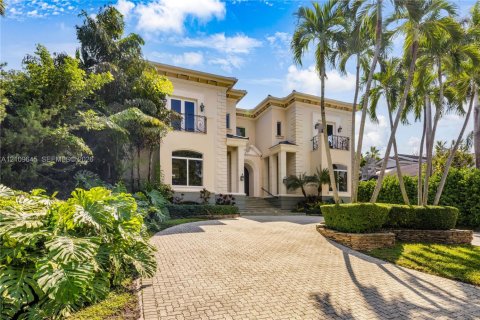 Villa ou maison à vendre à Coral Gables, Floride: 5 chambres, 535.58 m2 № 2424995 - photo 3