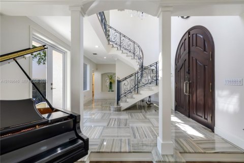 Villa ou maison à vendre à Coral Gables, Floride: 5 chambres, 535.58 m2 № 2424995 - photo 8
