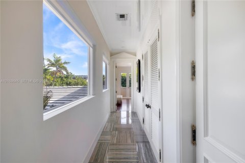 Villa ou maison à vendre à Coral Gables, Floride: 5 chambres, 535.58 m2 № 2424995 - photo 23