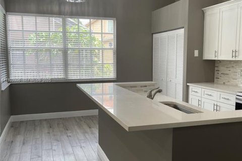 Casa en venta en Coral Springs, Florida, 3 dormitorios, 175.03 m2 № 1982058 - foto 10