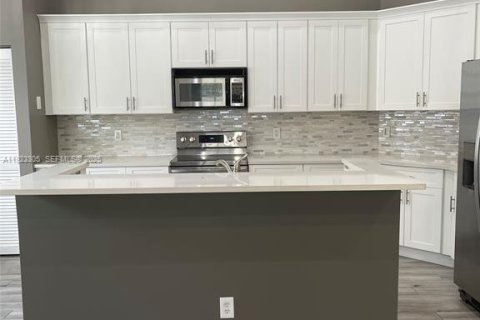 Casa en venta en Coral Springs, Florida, 3 dormitorios, 175.03 m2 № 1982058 - foto 9