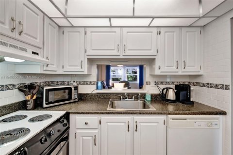 Купить кондоминиум в Лодердейл-Лейкс, Флорида 1 спальня, 63.55м2, № 1998273 - фото 21