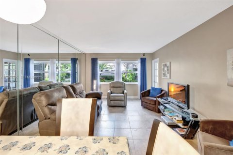 Купить кондоминиум в Лодердейл-Лейкс, Флорида 1 спальня, 63.55м2, № 1998273 - фото 8