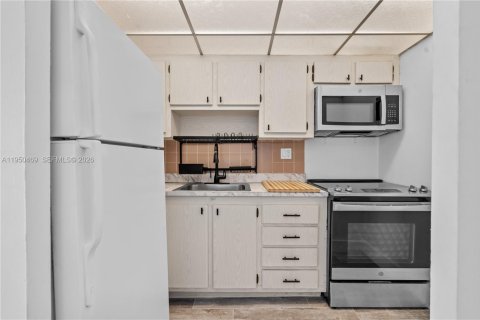 Снять в аренду кондоминиум в Санни-Айлс-Бич, Флорида 55.28м2, № 2005931 - фото 17