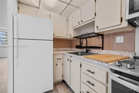 Снять в аренду кондоминиум в Санни-Айлс-Бич, Флорида 55.28м2, № 2005931 - фото 11