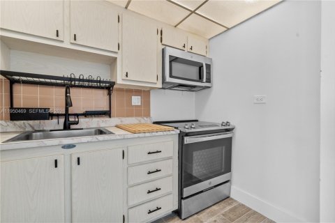 Снять в аренду кондоминиум в Санни-Айлс-Бич, Флорида 55.28м2, № 2005931 - фото 10