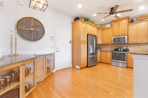 Townhouse in Palm Harbor, Florida 3 bedrooms, 175.68 sq.m. № 2196026 - photo 6