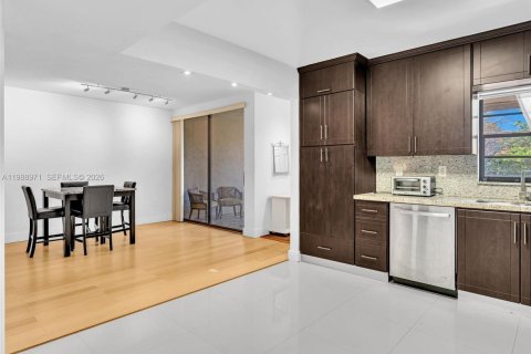 Copropriété à louer à Miami, Floride: 2 chambres, 130.06 m2 № 2050972 - photo 7