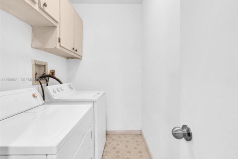 Copropriété à louer à Miami, Floride: 2 chambres, 130.06 m2 № 2050972 - photo 14