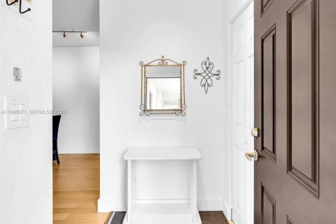 Copropriété à louer à Miami, Floride: 2 chambres, 130.06 m2 № 2050972 - photo 6