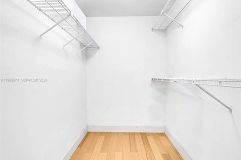 Copropriété à louer à Miami, Floride: 2 chambres, 130.06 m2 № 2050972 - photo 16