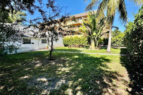 Купить виллу или дом в Норт-Майами, Флорида 3 спальни, 187.66м2, № 1995917 - фото 4