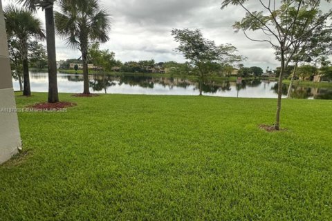 Снять в аренду кондоминиум в Санрайз, Флорида 3 спальни, 112.97м2, № 1924520 - фото 24