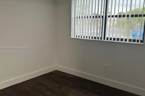 Снять в аренду кондоминиум в Санрайз, Флорида 3 спальни, 112.97м2, № 1924520 - фото 14