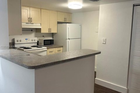 Снять в аренду кондоминиум в Санрайз, Флорида 3 спальни, 112.97м2, № 1924520 - фото 17