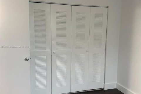 Снять в аренду кондоминиум в Санрайз, Флорида 3 спальни, 112.97м2, № 1924520 - фото 15