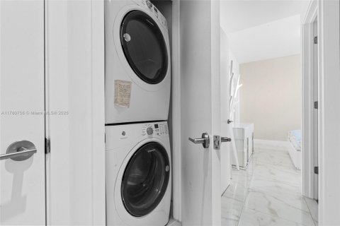 Condominio en venta en Miami, Florida, 2 dormitorios, 107.95 m2 № 1863303 - foto 23