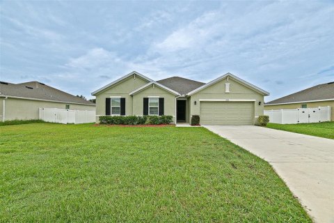 House in Belleview, Florida 4 bedrooms, 193.79 sq.m. № 1844493 - photo 1