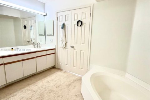 Купить кондоминиум в Авентура, Флорида 2 спальни, 126.44м2, № 2025414 - фото 30