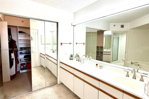 Купить кондоминиум в Авентура, Флорида 2 спальни, 126.44м2, № 2025414 - фото 27