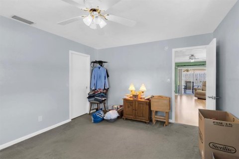 House in Seminole, Florida 3 bedrooms, 149.2 sq.m. № 2414107 - photo 22
