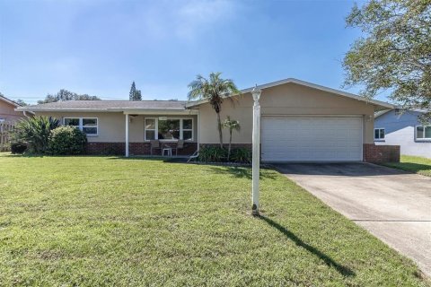 House in Seminole, Florida 3 bedrooms, 149.2 sq.m. № 2414107 - photo 4