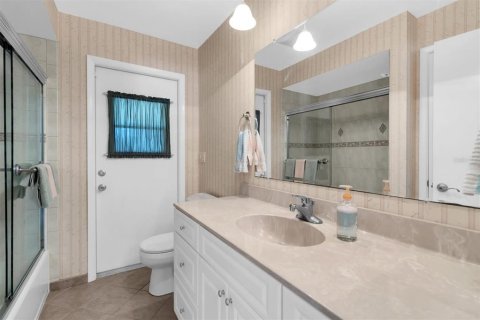 House in Seminole, Florida 3 bedrooms, 149.2 sq.m. № 2414107 - photo 28