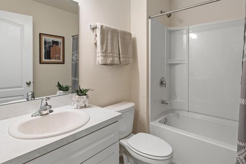 Townhouse in Saint Augustine, Florida 3 bedrooms, 159.98 sq.m. № 1886233 - photo 13