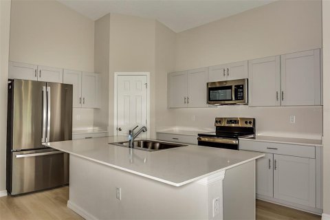 House in Davenport, Florida 4 bedrooms, 171.87 sq.m. № 1835814 - photo 2