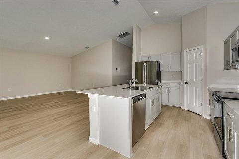 House in Davenport, Florida 4 bedrooms, 171.87 sq.m. № 1835814 - photo 8