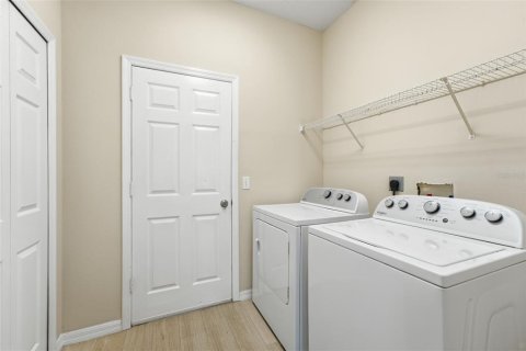 Villa ou maison à vendre à Sanford, Floride: 3 chambres, 143.91 m2 № 2410193 - photo 11