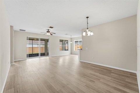 Villa ou maison à vendre à Sanford, Floride: 3 chambres, 143.91 m2 № 2410193 - photo 3